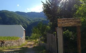 Mountain Vista Guesthouse Shkafi